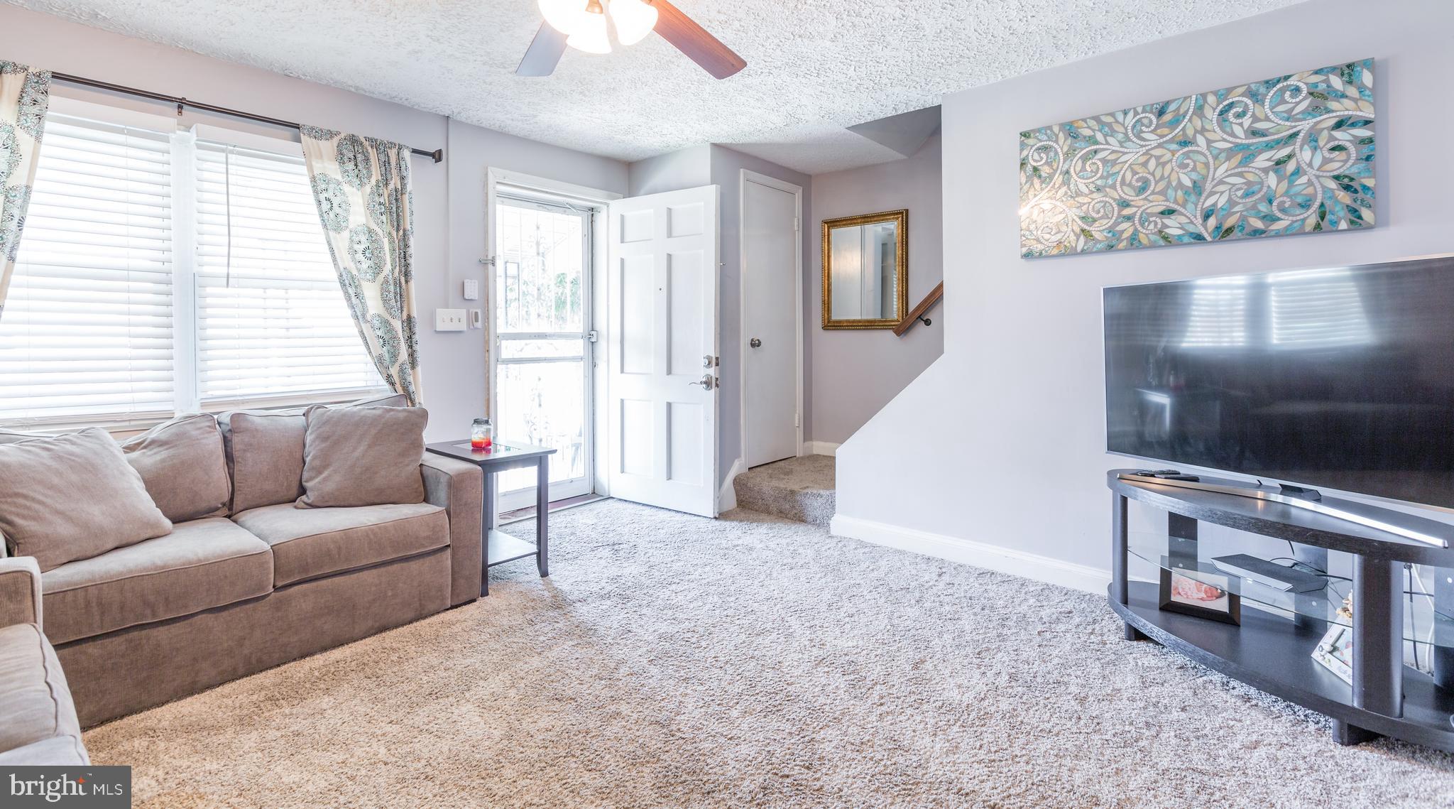 412 Scarsdale Road Baltimore, MD 21224 - Photo 5 of 31 Spacious Living Room