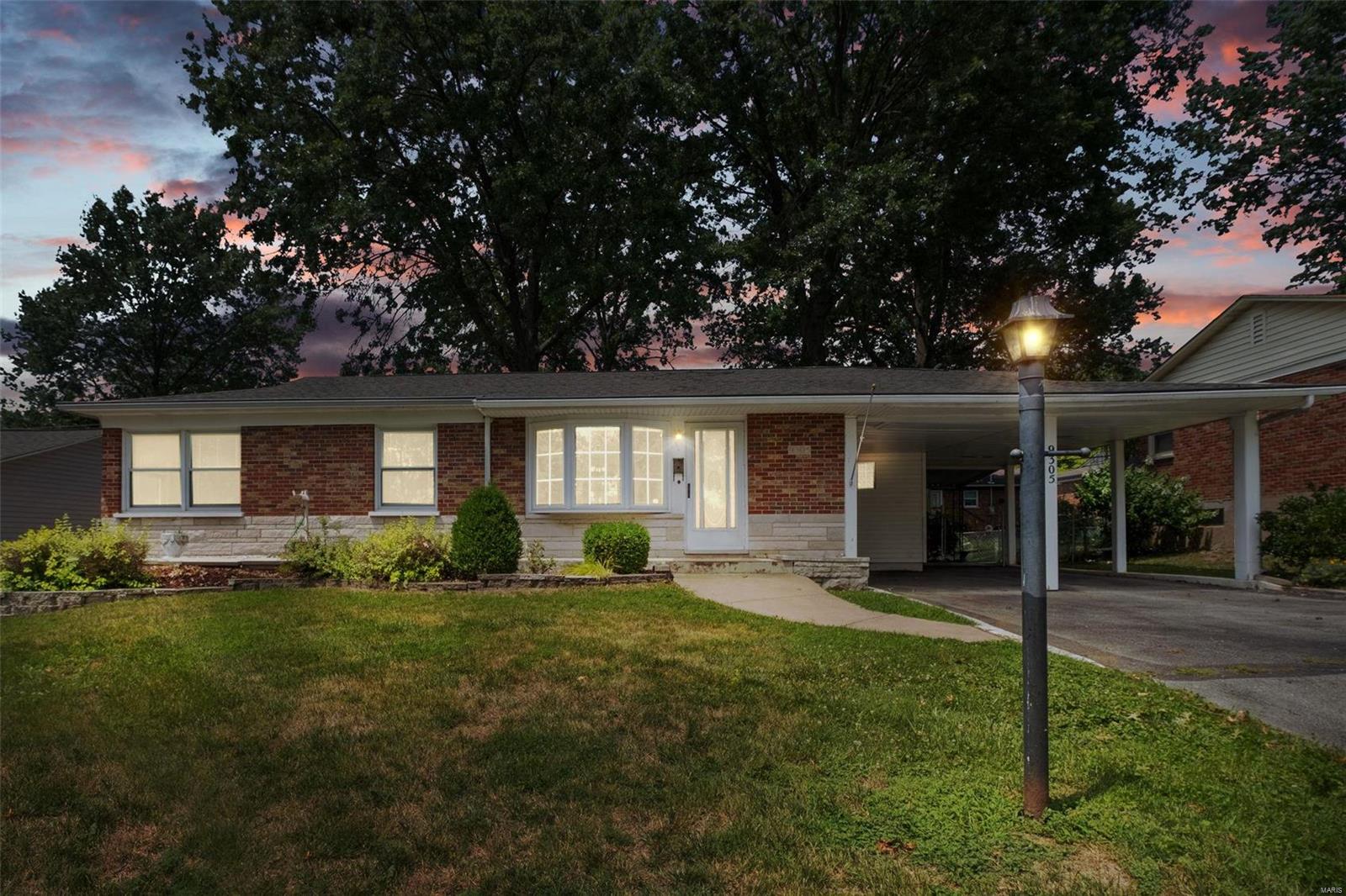9305 Forman Road St. Louis, MO 63123 - Photo 1 of 30 Gallery Image 1