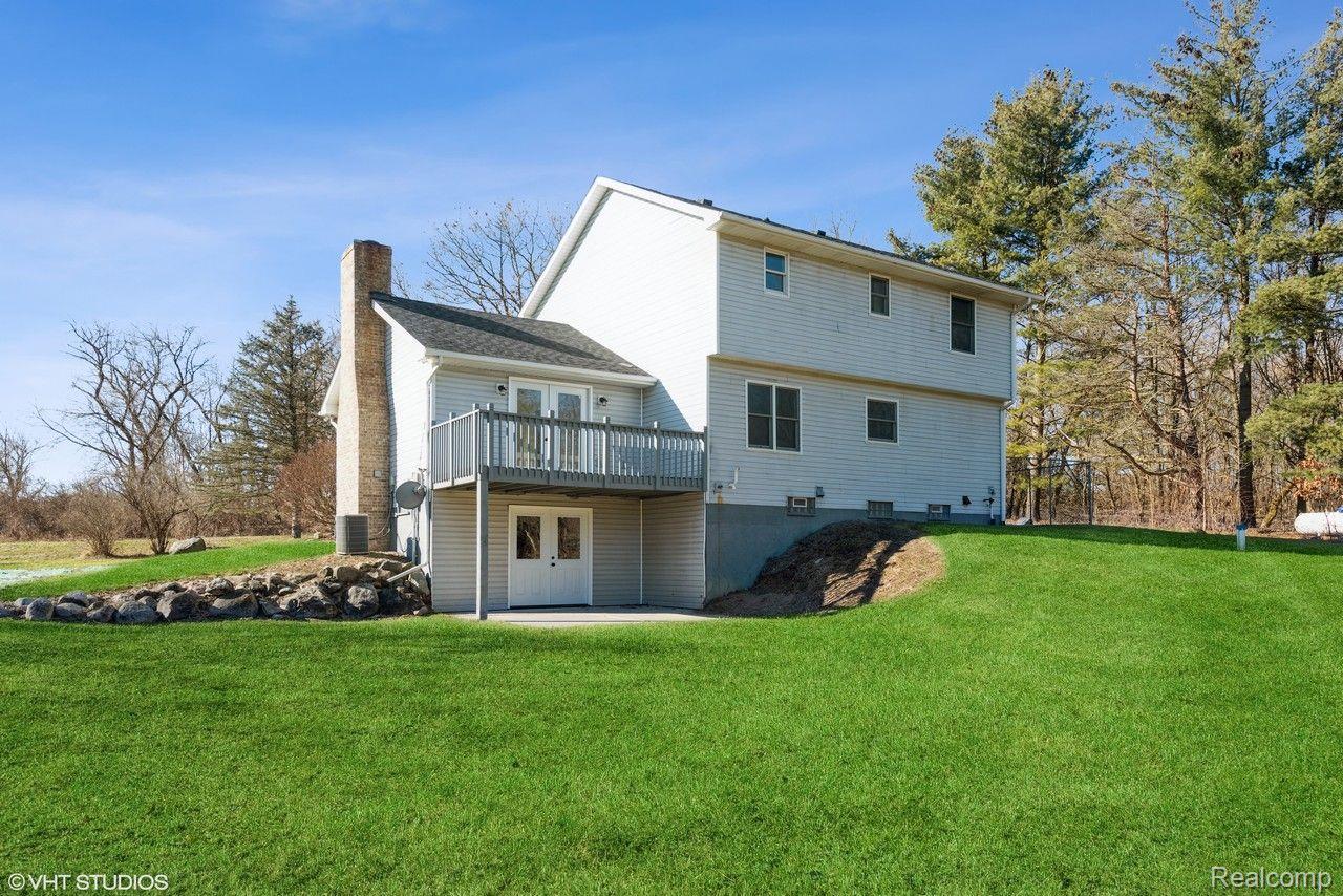 5249 Dutcher Road Howell, MI 48843 - Photo 3 of 15 Gallery Image 3