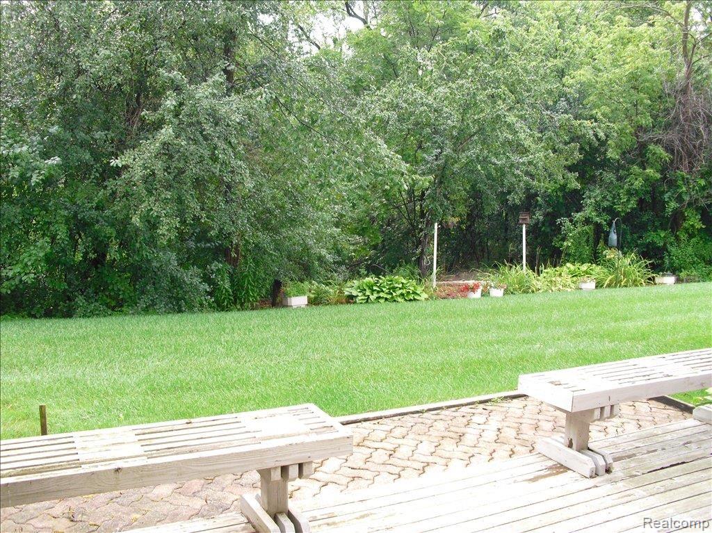 3368 Rivers Edge Drive, Unit 7 Wayne, MI 48184 - Photo 11 of 12 BACK YARD