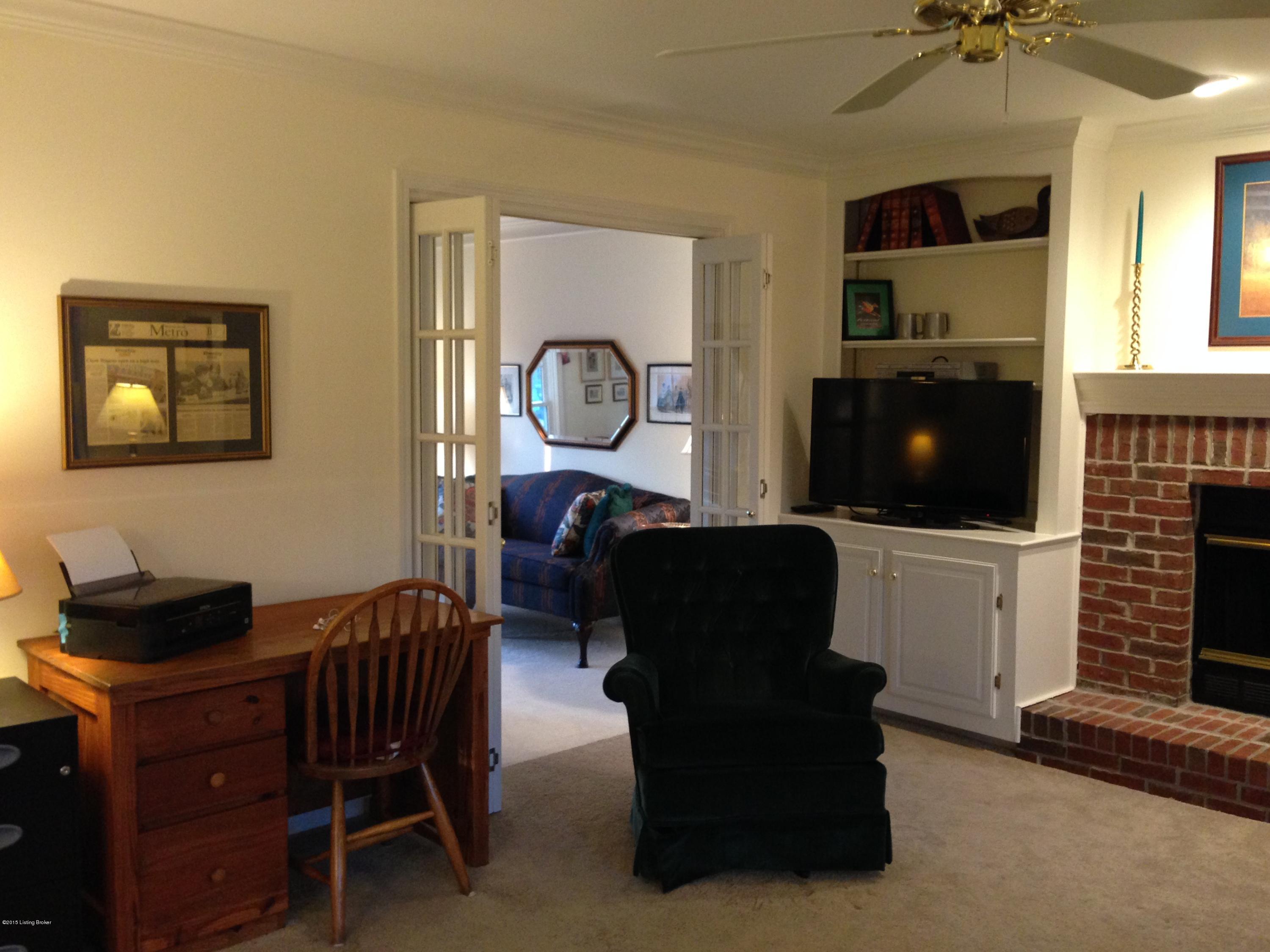 10506 Edgewater Road Louisville, KY 40223 - Photo 5 of 21 edgewater family to living.JPG