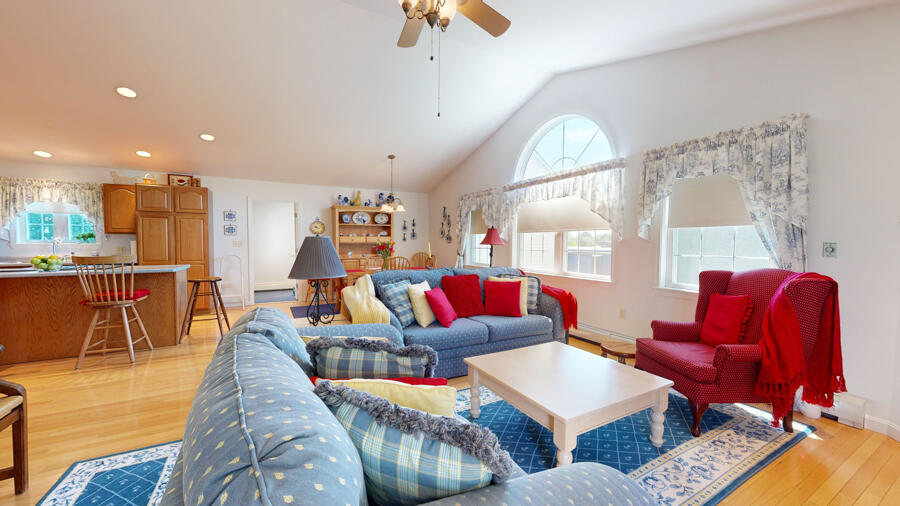 11 Knox Ridge Avenue Thomaston, ME 04861 - Photo 6 of 54 Living Room
