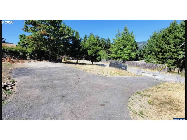 $100,000 | 972 Arburnia Street, Myrtle Creek, OR 97457