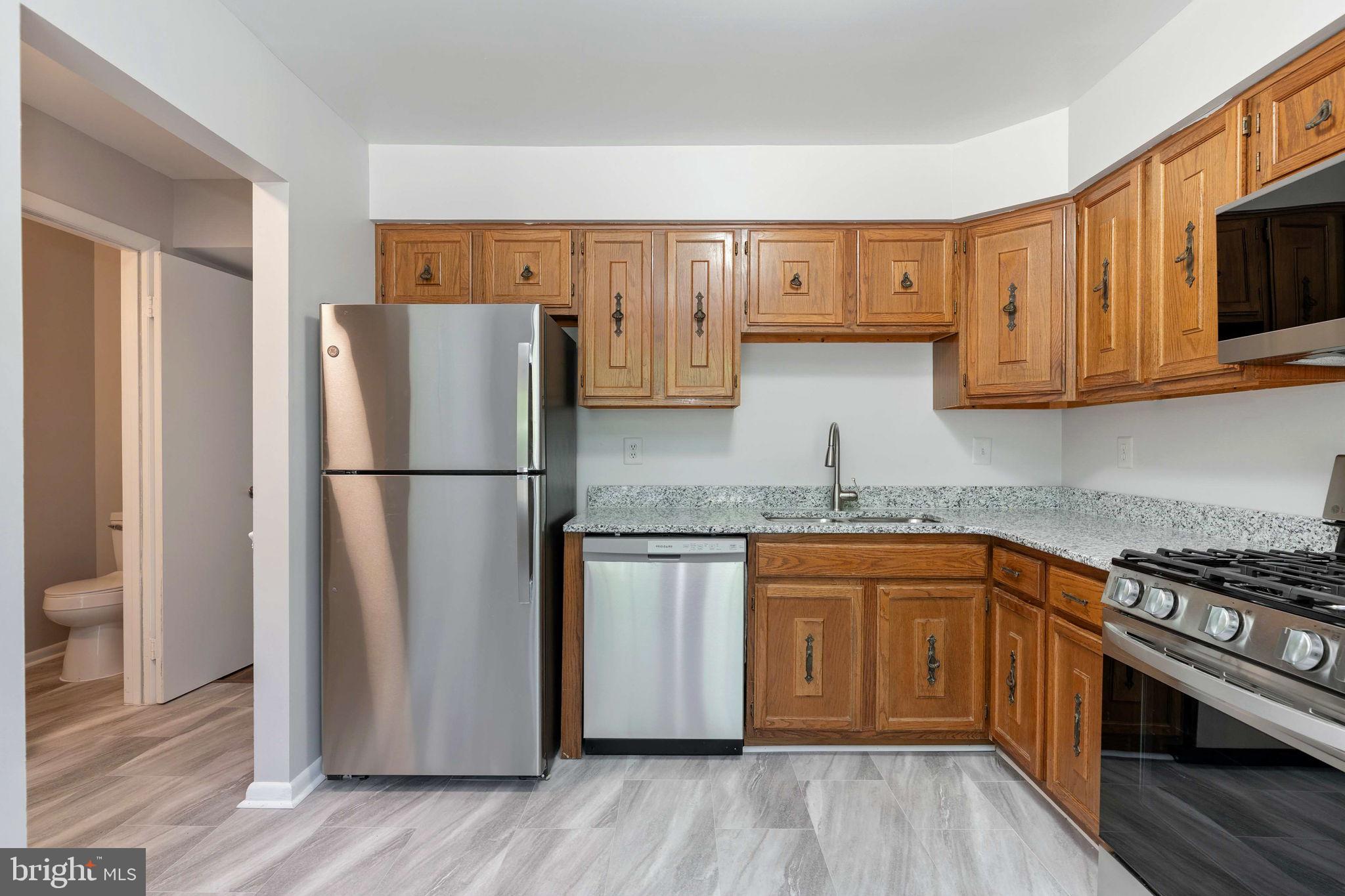 15252 Cloverdale Road Woodbridge, VA 22193 - Photo 8 of 47
