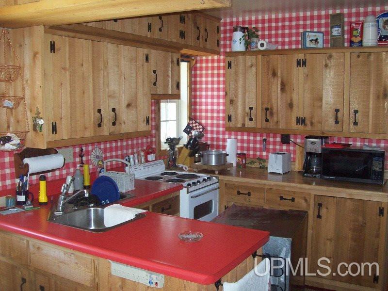 820 Blueberry Corner Road Crystal Falls, MI 49920 - Photo 2 of 25 Gallery Image 2