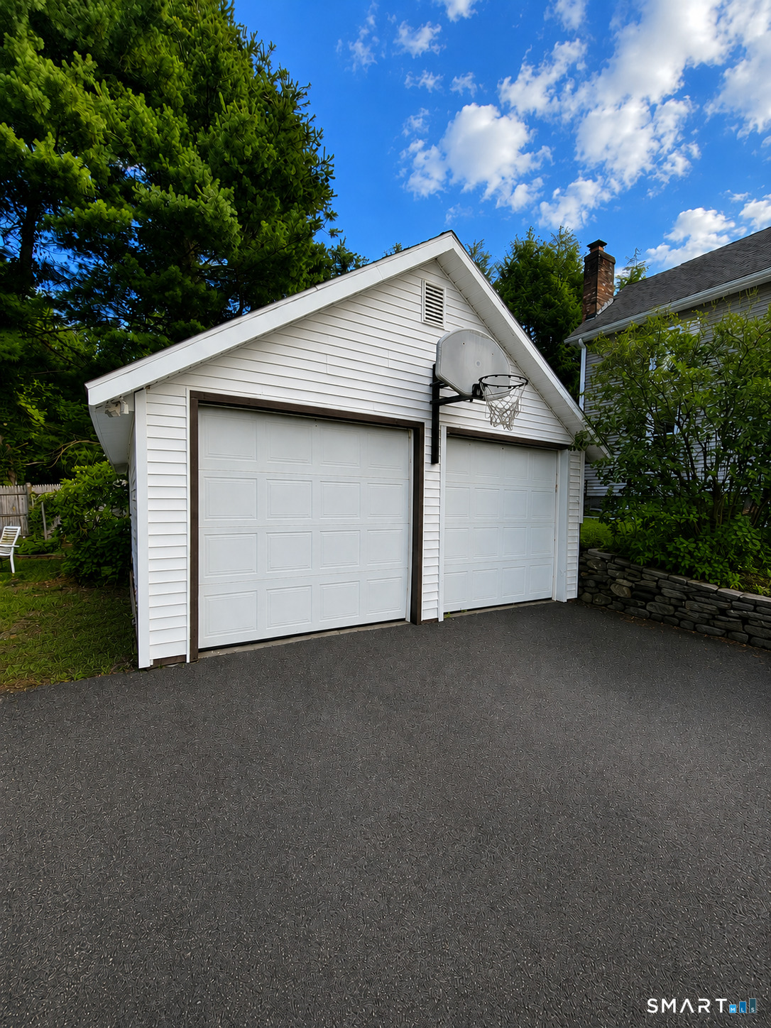 561 Hopewell Road Glastonbury, CT 06073 - Photo 3 of 21