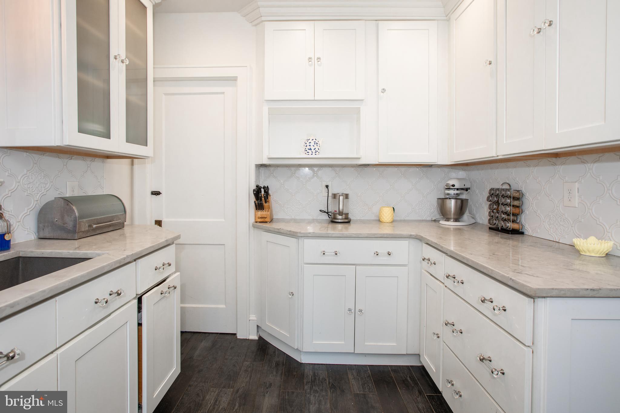 3019 Nottingham Way Hamilton, NJ 08619 - Photo 15 of 35