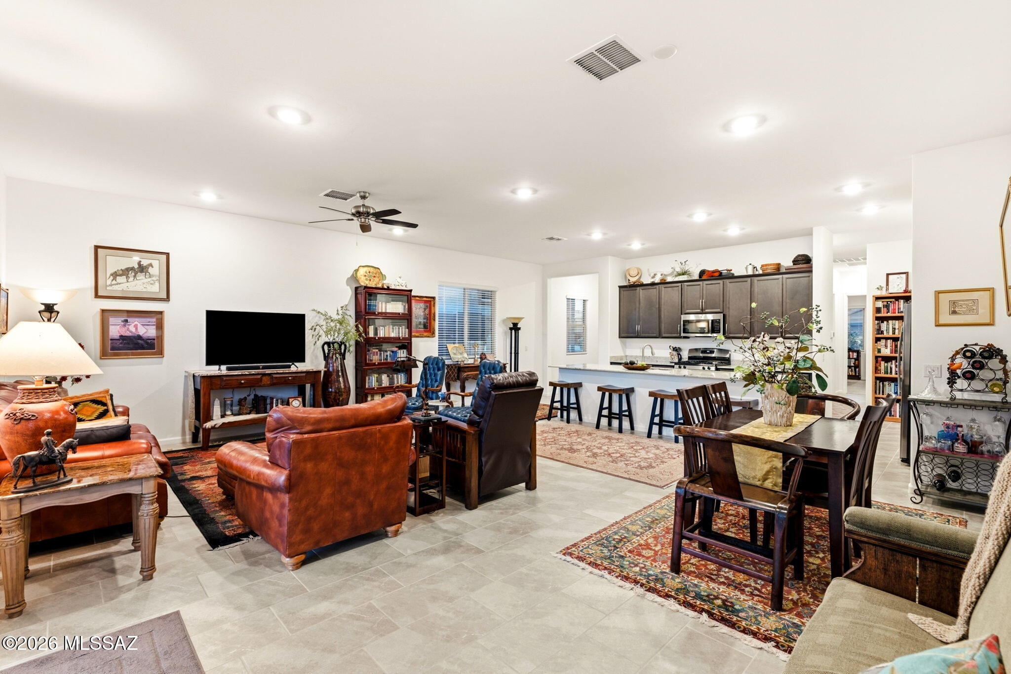 17629 South Ridgerunner Drive Vail, AZ 85641 - Photo 6 of 36 Great Room & Dining Area