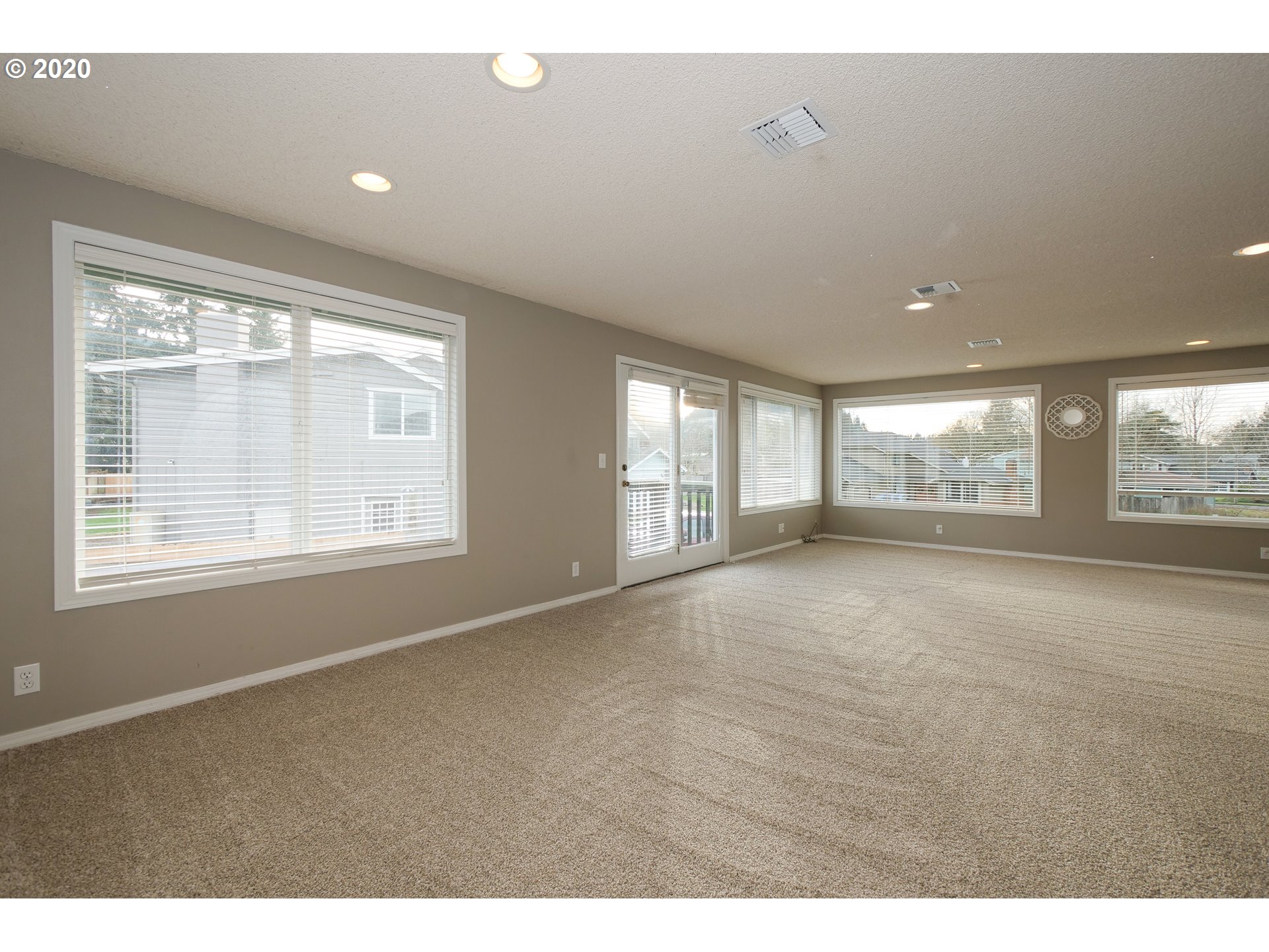503 71st Street Springfield, OR 97478 - Photo 12 of 32