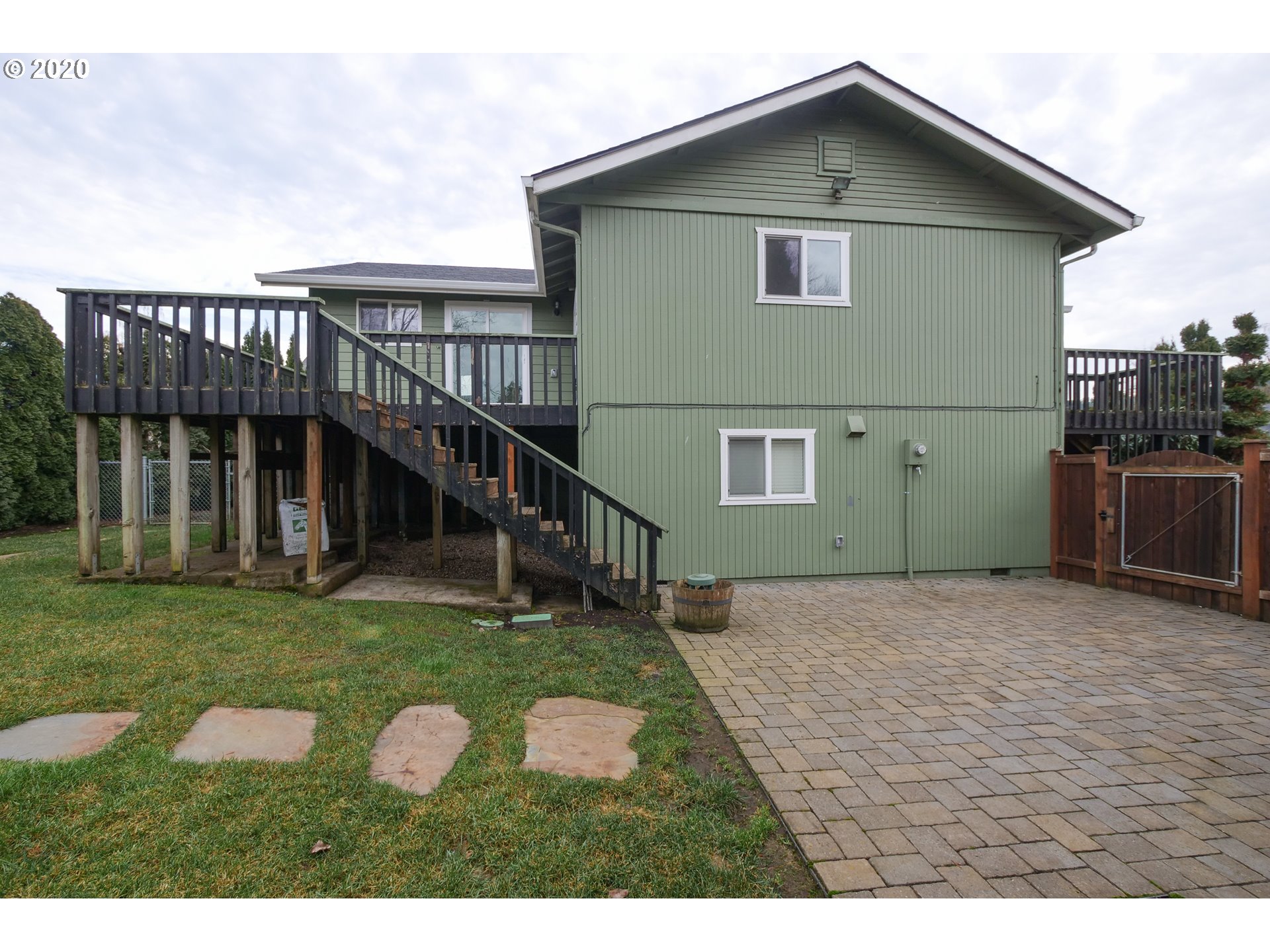 503 71st Street Springfield, OR 97478 - Photo 9 of 32