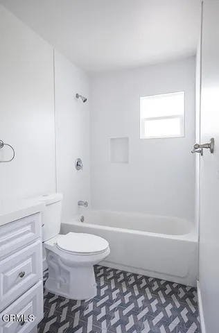 $2,750 | 3291 Perlita Avenue, Los Angeles, CA 90039