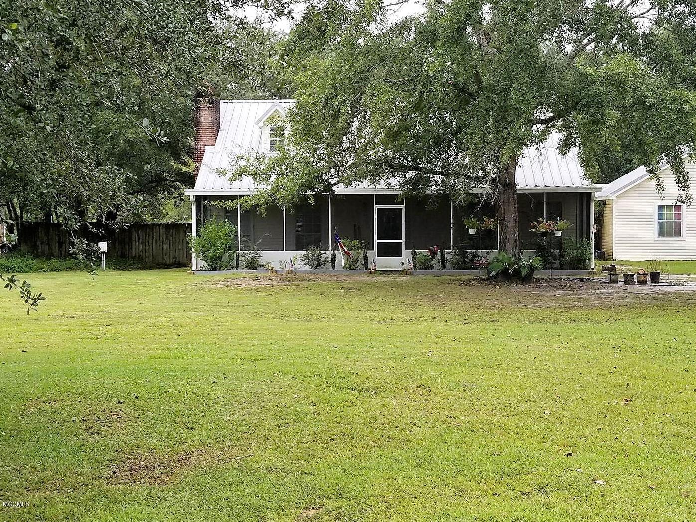 22286 Abbey Road Pass Christian, MS 39571 - Photo 1 of 22 Front
