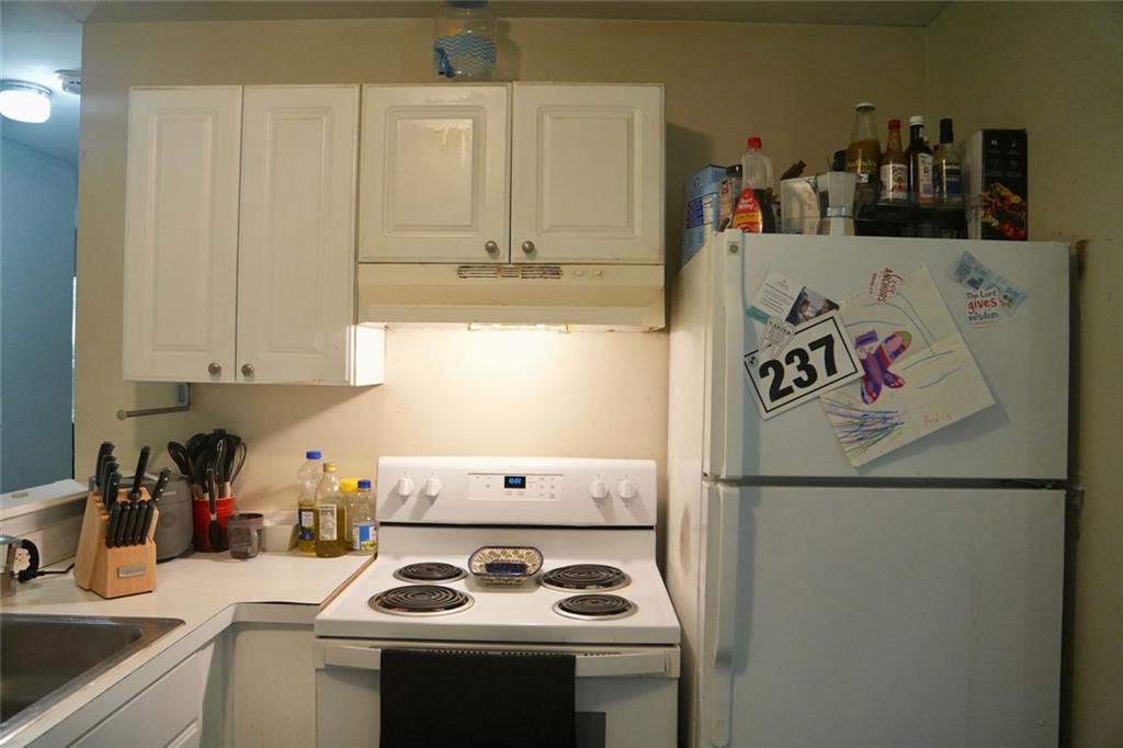 8446 Donald Road Snellville, GA 30039 - Photo 11 of 69 Gallery Image 11
