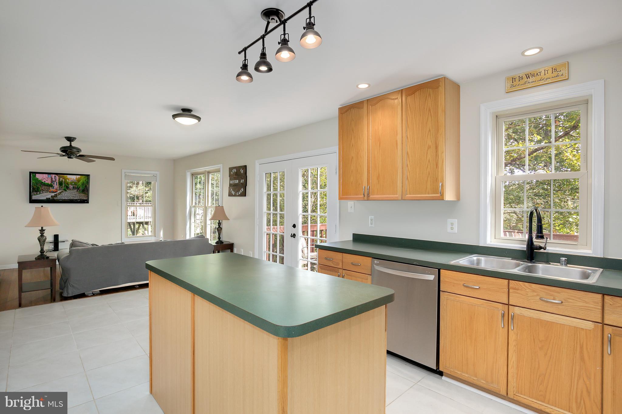 6793 Balmoral Ridge New Market, MD 21774 - Photo 6 of 30 Kitchen