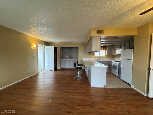 $1,450 | 101 Luna Way, Unit 237, Las Vegas, NV 89145
