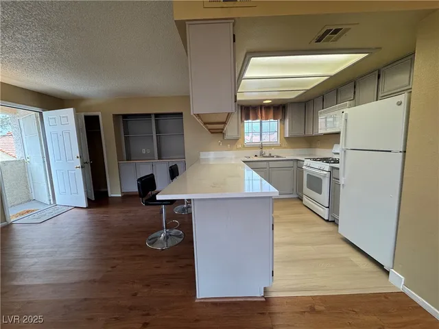 $1,450 | 101 Luna Way, Unit 237, Las Vegas, NV 89145