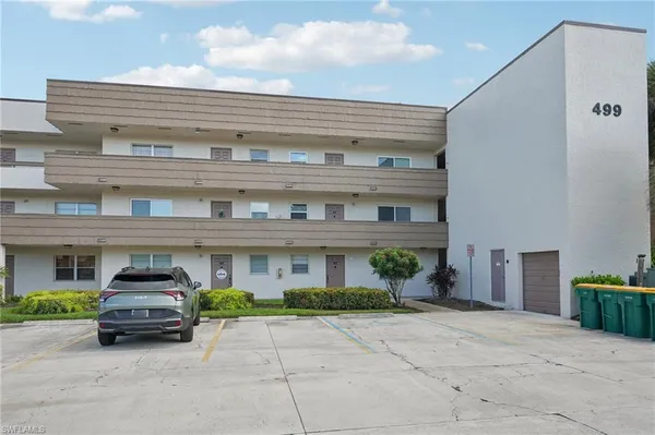 $199,500 | 499 Forest Lakes Boulevard, Unit 305, Naples, FL 34105