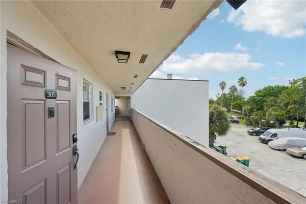 $199,500 | 499 Forest Lakes Boulevard, Unit 305, Naples, FL 34105