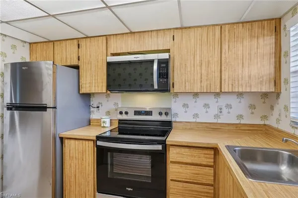 $199,500 | 499 Forest Lakes Boulevard, Unit 305, Naples, FL 34105