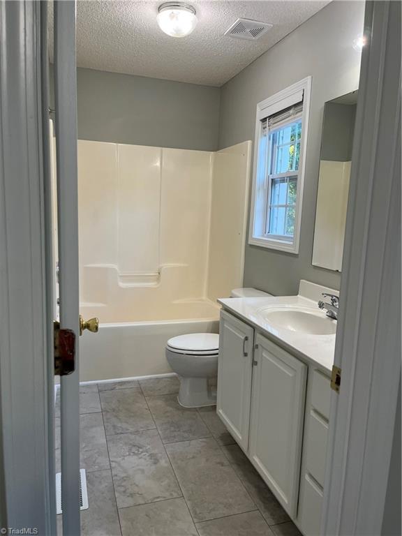 4740 Beckel Road Winston-Salem, NC 27127 - Photo 22 of 33 Ensuite