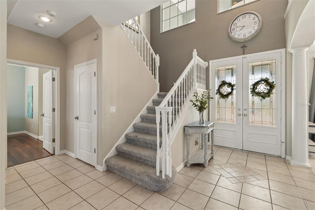 703 Bunker View Drive Apollo Beach, FL 33572 - Photo 23 of 49 a view of entryway with furniture