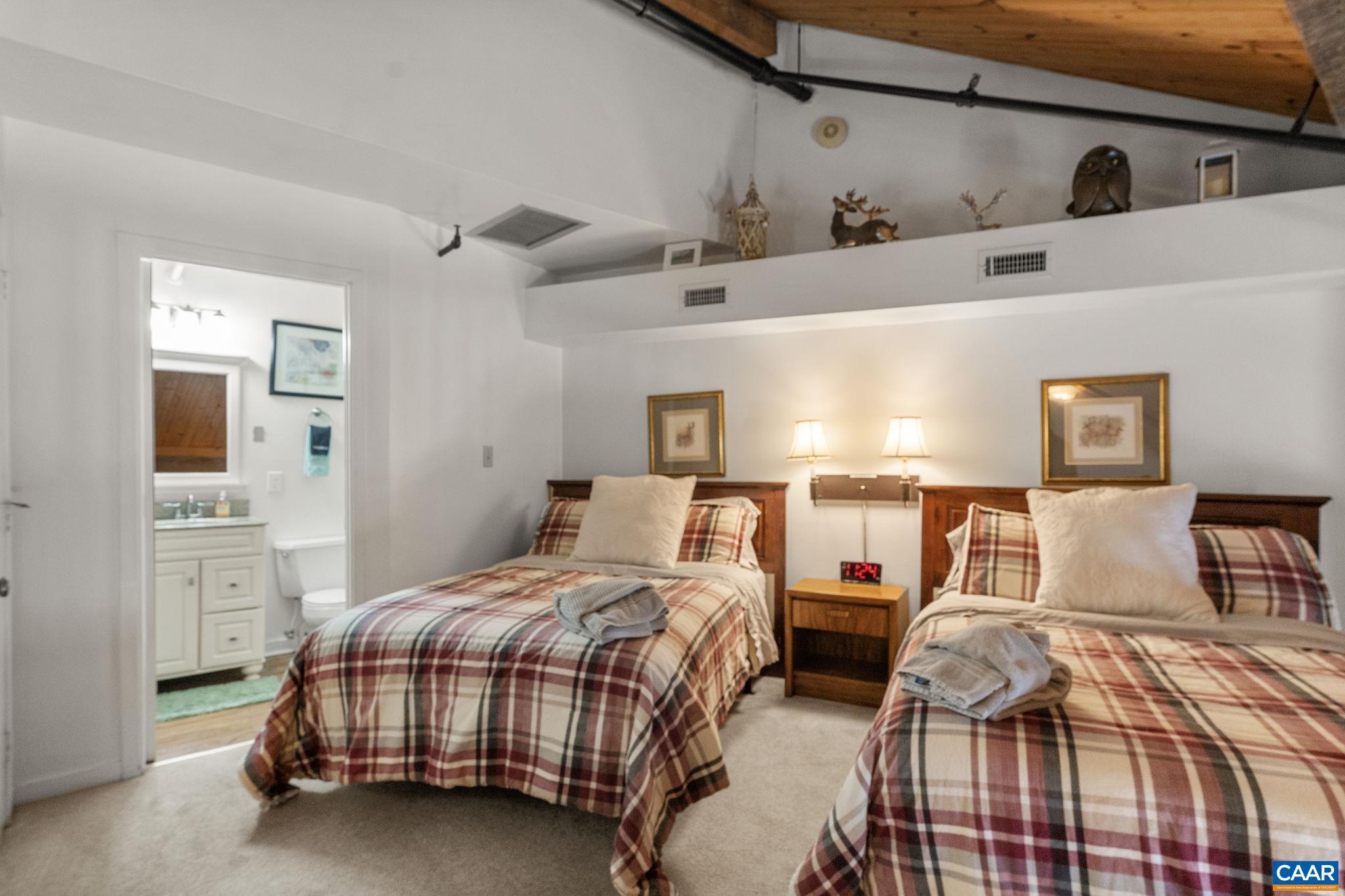 167 Mountain Inn Loop Roseland, VA 22967 - Photo 13 of 22