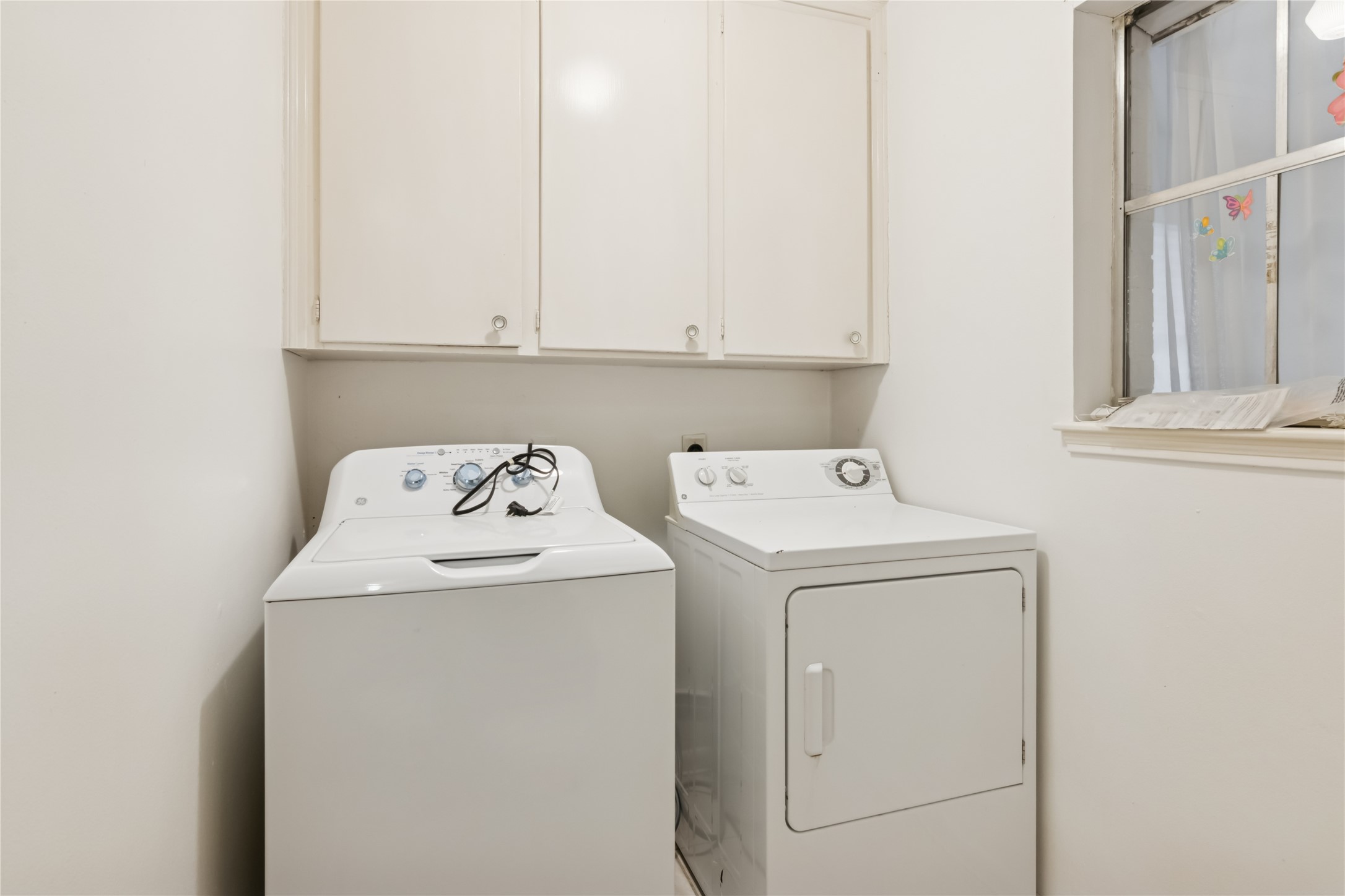 2303 Kipling Street Baytown, TX 77520 - Photo 17 of 28 laundry