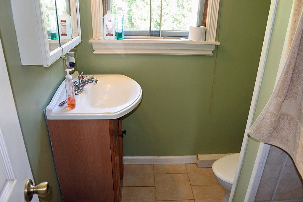 43 Evergreen Avenue Rutland, VT 05701 - Photo 23 of 40