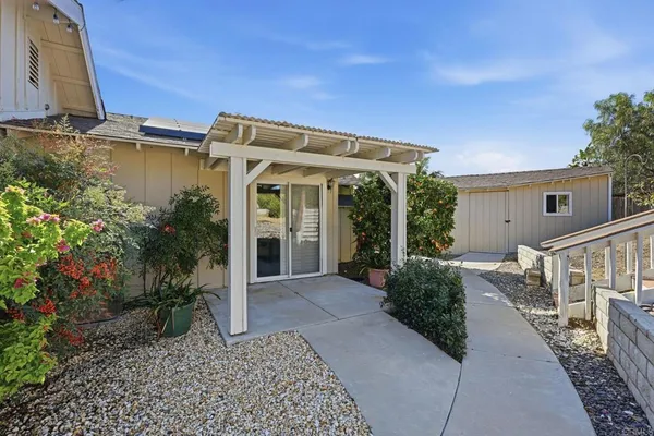 $999,000 | 929 Pepper Tree Lane, Fallbrook, CA 92028