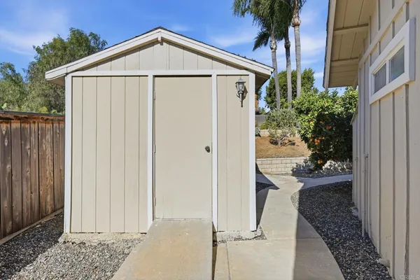 $999,000 | 929 Pepper Tree Lane, Fallbrook, CA 92028