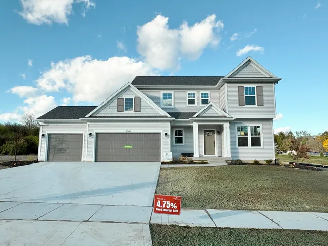 $529,900 | 8345 Kettle Oak Drive Southeast, Alto, MI 49302