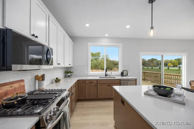 $529,900 | 8345 Kettle Oak Drive Southeast, Alto, MI 49302