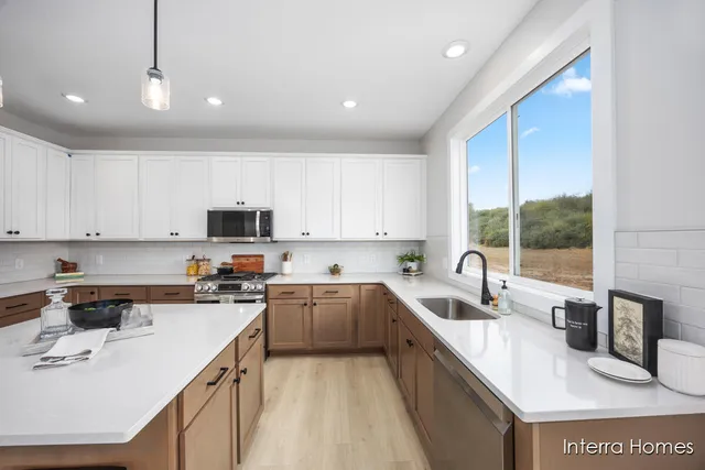 $529,900 | 8345 Kettle Oak Drive Southeast, Alto, MI 49302