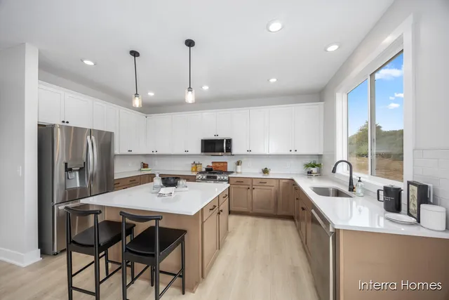 $529,900 | 8345 Kettle Oak Drive Southeast, Alto, MI 49302