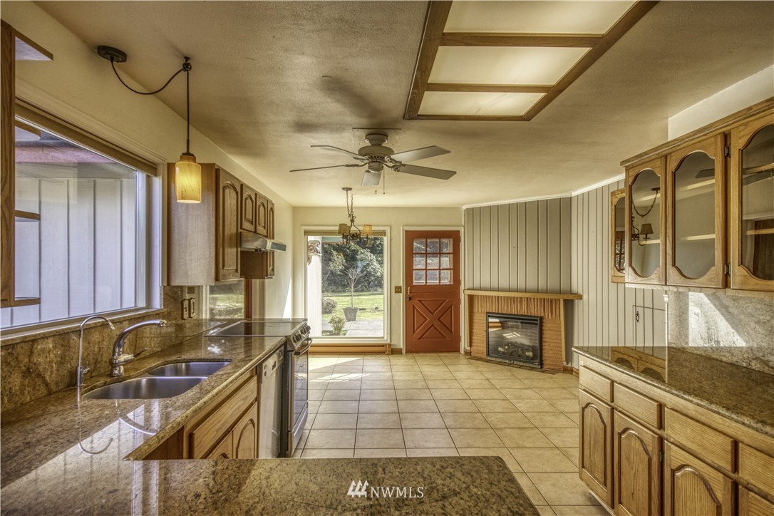 206 Old Hill Road Aberdeen, WA 98520 - Photo 5 of 35 Gallery Image 5