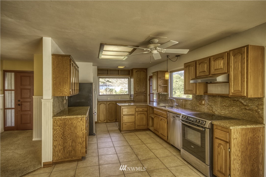 206 Old Hill Road Aberdeen, WA 98520 - Photo 7 of 35 Gallery Image 7