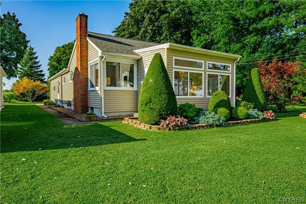 $449,900 | 4813 East Lake Road, Wilson, NY 14028