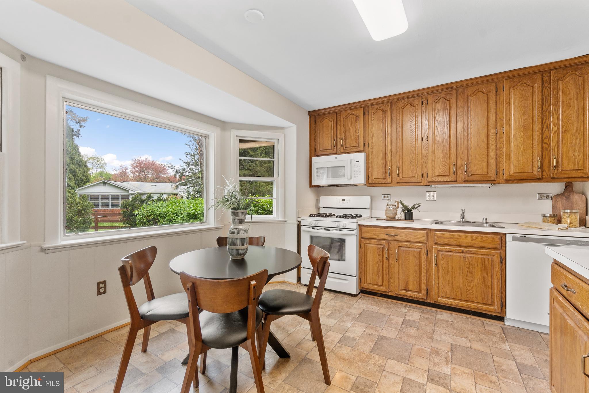 11804 Caplinger Road Silver Spring, MD 20904 - Photo 6 of 31 Gallery Image 6