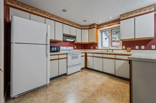 $525,000 | 82 B Wentworth Hall Avenue, Jackson, NH 03846