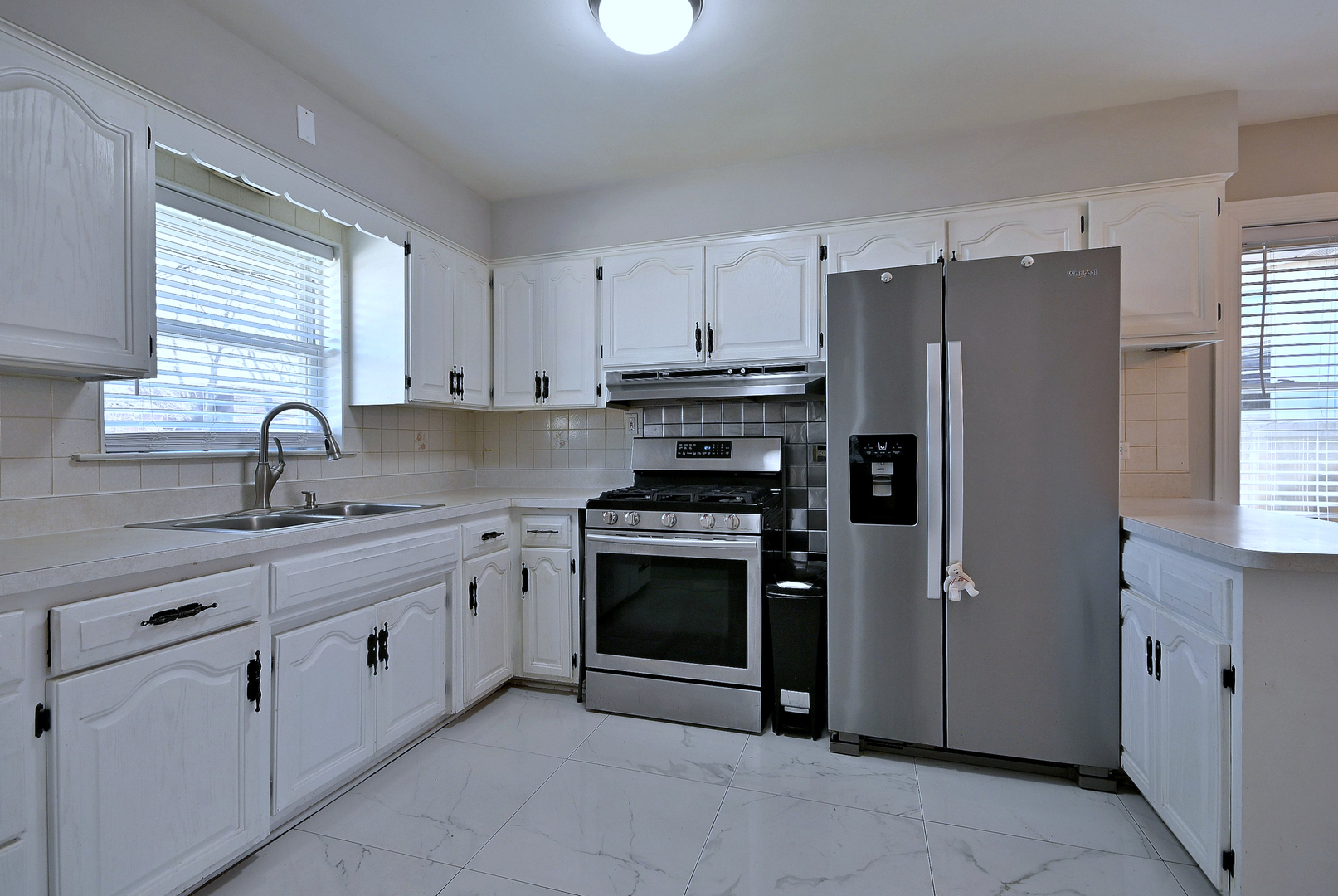 341 Iroquois Road Hillside, IL 60162 - Photo 7 of 21 Gallery Image 7