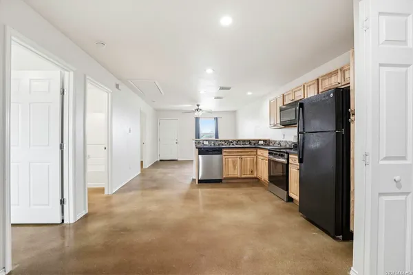 $1,245 | 752 Cimarron, Unit B, Spring Branch, TX 78070