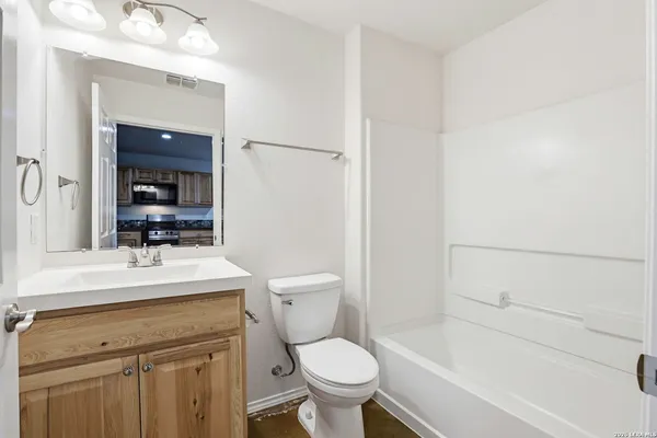 $1,245 | 752 Cimarron, Unit B, Spring Branch, TX 78070