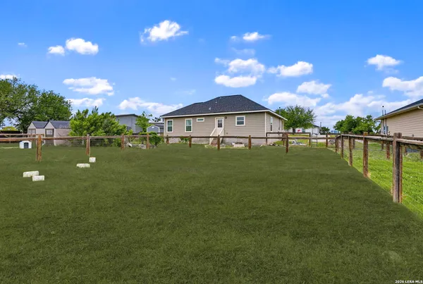 $1,245 | 752 Cimarron, Unit B, Spring Branch, TX 78070