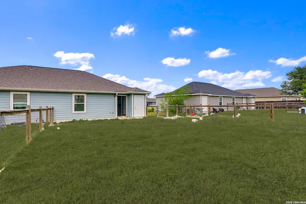 $1,245 | 752 Cimarron, Unit B, Spring Branch, TX 78070