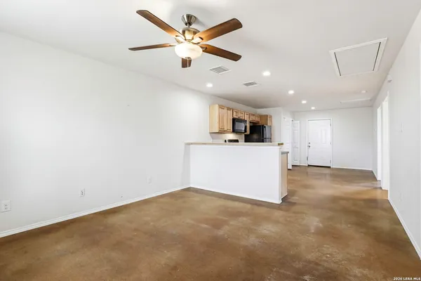 $1,245 | 752 Cimarron, Unit B, Spring Branch, TX 78070
