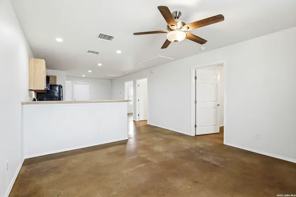 $1,245 | 752 Cimarron, Unit B, Spring Branch, TX 78070