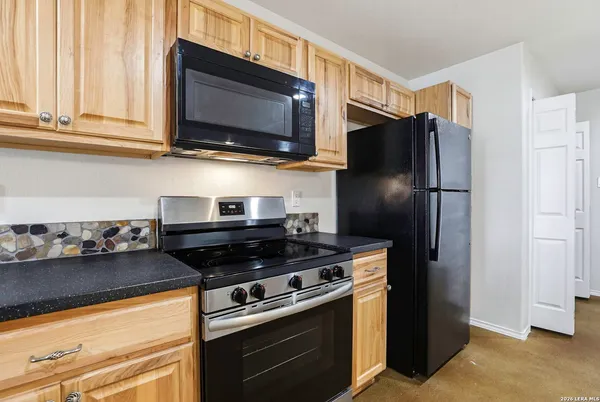 $1,245 | 752 Cimarron, Unit B, Spring Branch, TX 78070