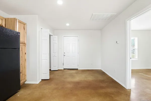 $1,245 | 752 Cimarron, Unit B, Spring Branch, TX 78070