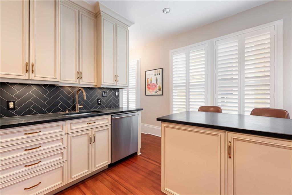 1122 Third Street, Unit 3 New Orleans, LA 70130 - Photo 7 of 16