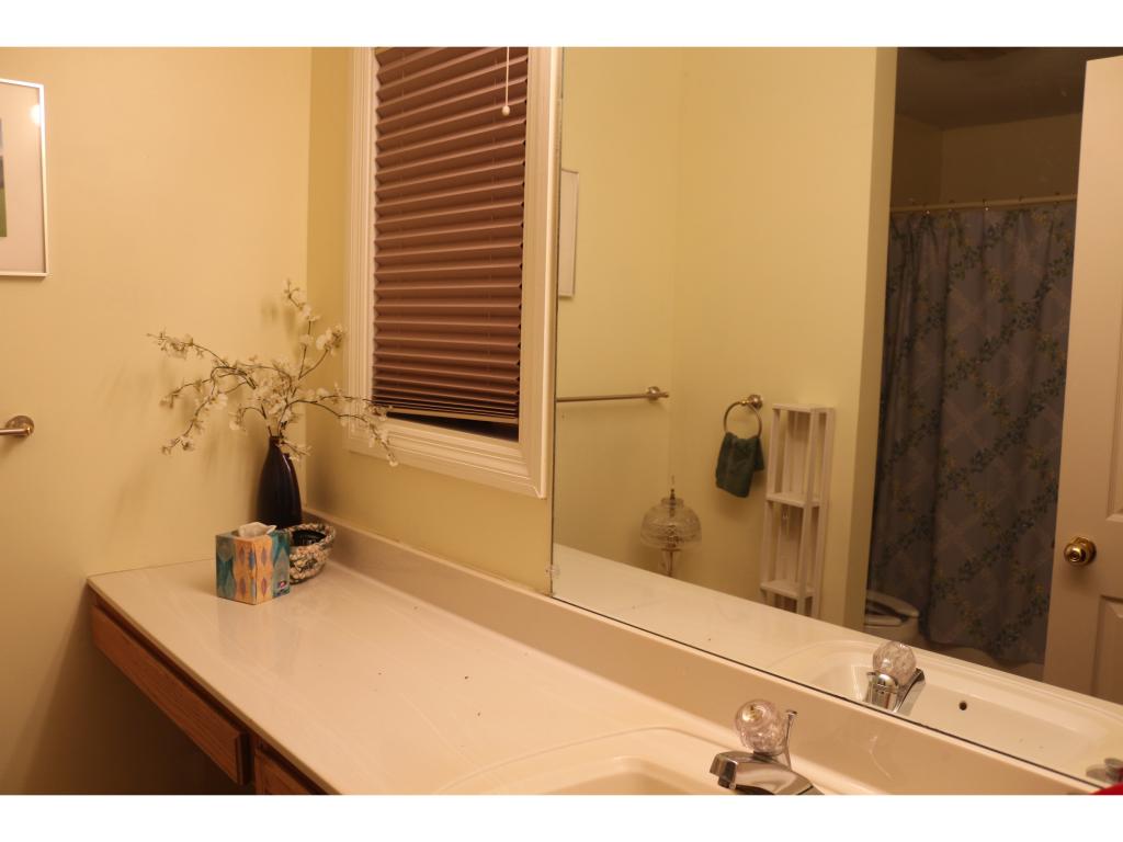 66 Kingfisher Road, Unit 1B Quechee, VT 05059 - Photo 5 of 9 Gallery Image 5